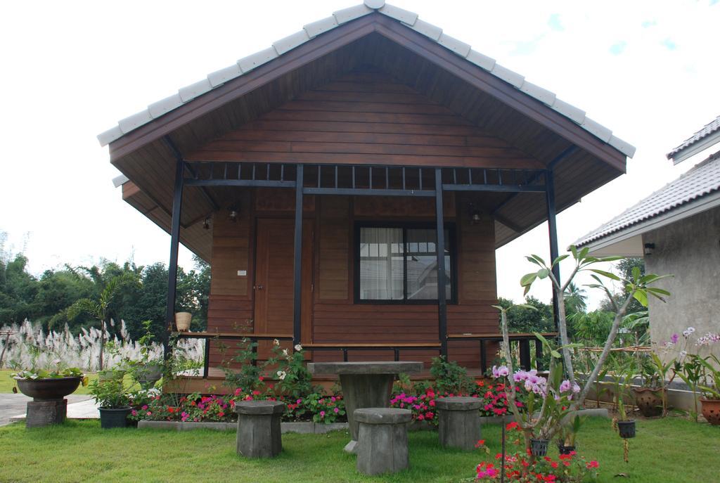 Hotel Pak Ping Ing Jai Ban Mai  Esterno foto